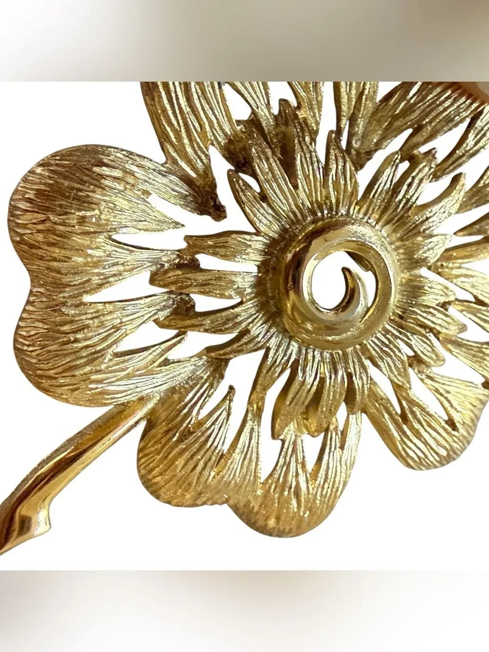 Vintage 1960’s Gold Tone Chunky Brooch Pin